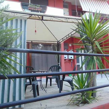 Casa Dante Alighieri, B