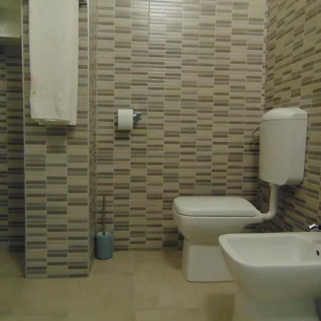 Casa Dante Alighieri, B
