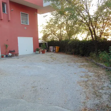 Casa Dante Alighieri, B